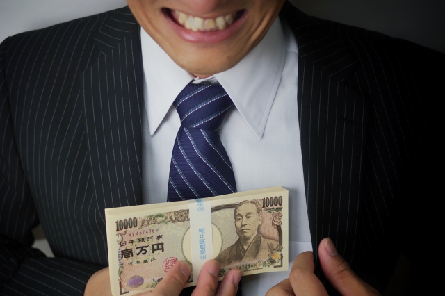 ヤミ金業者は金をせしめてほくそ笑む。江南市の弁護士や司法書士への無料相談に一歩踏み出す
